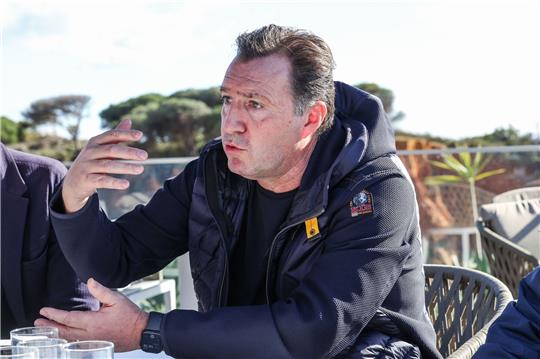 «Es gibt schon verschiedene Ideen», sagt Schalkes neuer Sportdirektor Marc Wilmots über mögliche Winter-Transfers.