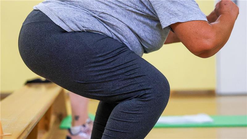 Es gibt viele Angebote, die beim Abnehmen helfen. (Illustration)