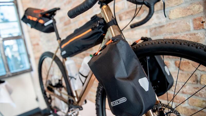 Fahrradtaschen für jede Tour: 8 Modelle im Überblick Es gibt viele Möglichkeiten, Dinge auf dem Fahrrad zu transportieren.
