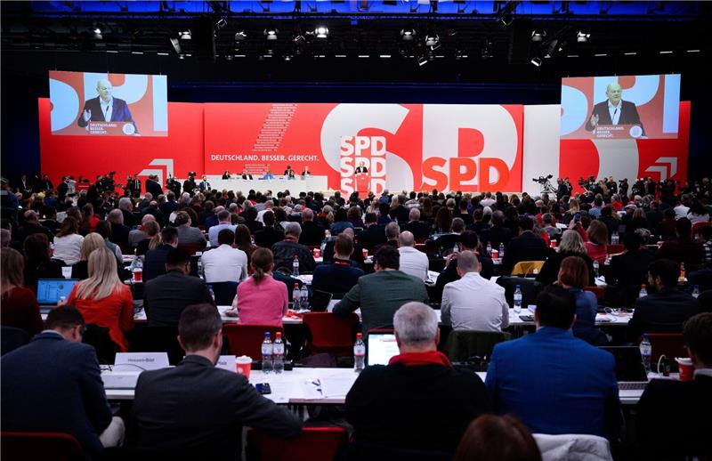 Es gibt zwei Dinge, die viele überrascht haben bei diesem Parteitag: Der kämpferische Auftritt des Kanzlers und die Disziplin der Delegierten.