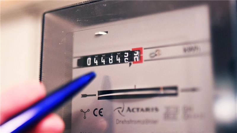 Es hagelt Kritik, die Stromsteuer nicht für alle zu senken. (Symbolbild)