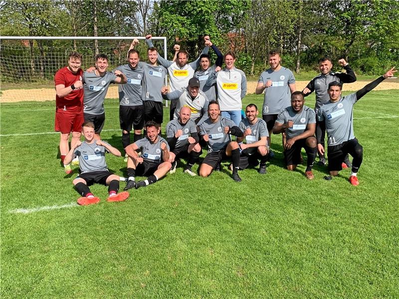 Aufstieg perfekt: Die SVG Oberharz stürmt in die Nordharzliga Es ist geschafft: Die SVG Oberharz hat nach dem 4:2-Sieg in Jerstedt einen Aufstiegsplatz in der 1. Nordharzklasse sicher. Foto: Böttcher