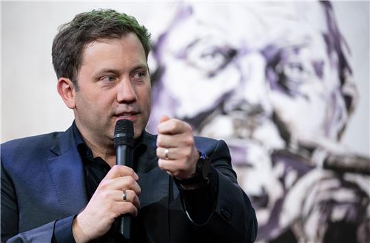 «Es ist ja für Frauen durchaus attraktiv, wenn man in Richtung Vier-Tage-Woche geht»: Lars Klingbeil.