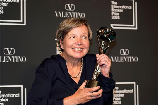 Es ist nicht Erpenbecks erster Preis: Wegen der vielen Auszeichnungen für ihre Romane gilt sie als eine der bedeutendsten deutschsprachigen Schriftstellerinnen.