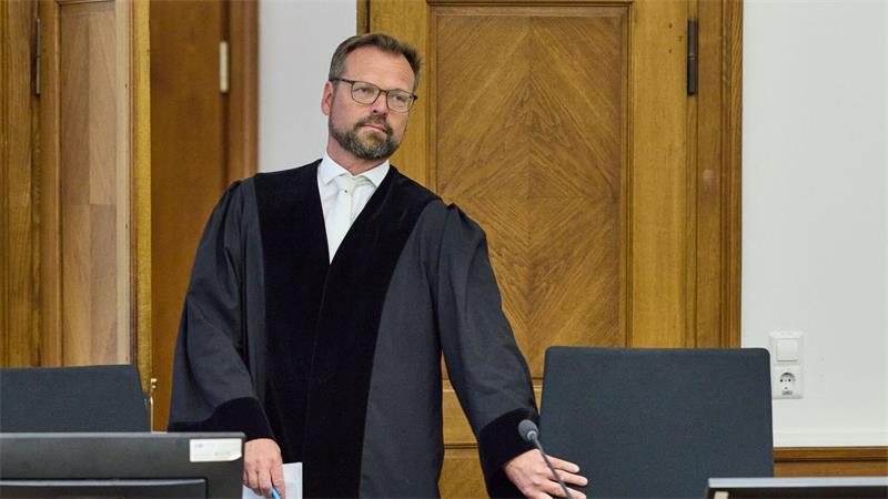 „Es ist schön, das Strahlen in den Augen zu sehen“, sagt Richter Michael Herrmann über die Brandbekämpfung mit jungen Häftlingen.