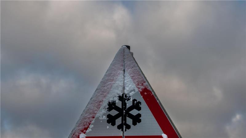 Es kam zu mehrere Unfällen aufgrund der Glätte. (Symbolbild)