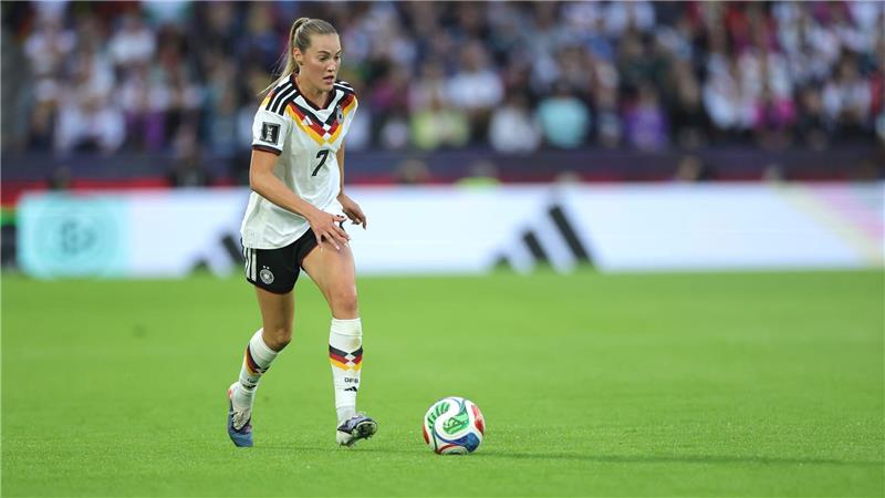 WM 2027 kann kommen: Müller genießt Debüt, Wamser isst Döner Es „müllert“ wieder beim DFB: Marie Müller krönte ihr Debüt mit dem Tor zum 1:0.