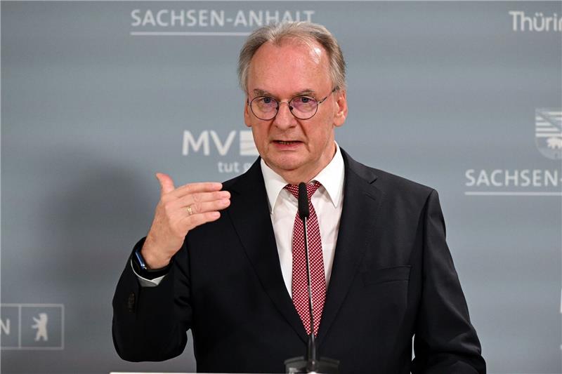 Haseloff fordert Kanzleramtsgespräche mit Bauern «Es muss jetzt eine Einladung ins Kanzleramt erfolgen», sagt Sachsen-Anhalts Ministerpräsident Reiner Haseloff.