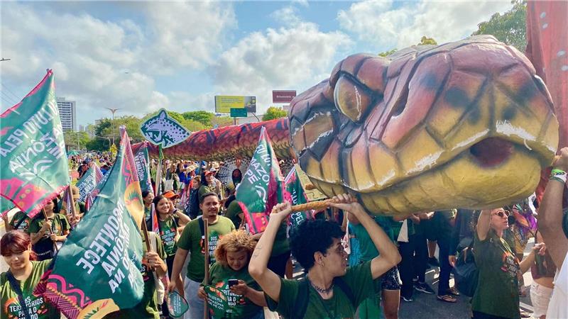 Klimagipfel in Brasilien: Tausende gehen auf die Straße Es sind nicht die einzigen Proteste rund um den Weltklimagipfel.