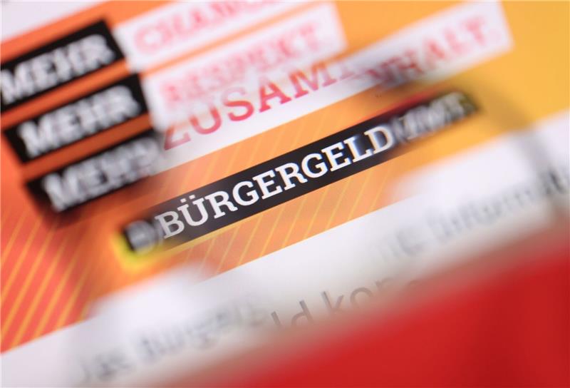 Bürgergeld: FDP auf Kompromisskurs - Rote Linien aus Bayern Es soll kommen, aber anders: Bei der Debatte um das geplante Bürgergeld geht es nun um Kompromisse.