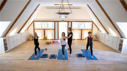 Es verändert sich viel in der Lüneburger Heide, Yoga-Kurse sollen auch im Winter Teilnehmerinnen anziehen. 