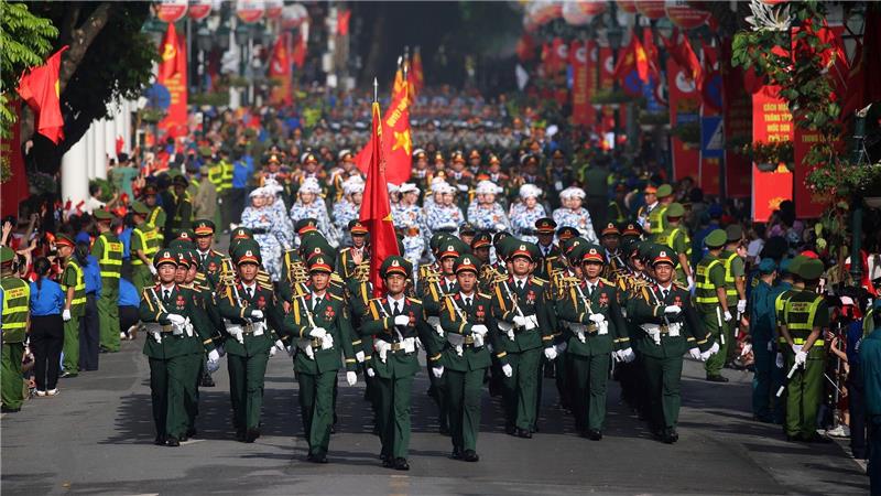 Es war die größte Militärparade in Vietnam seit Jahrzehnten. 