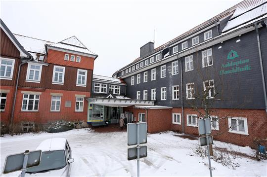 „Es war ein Arzt im Krankenhaus“, sagt Kliniksprecher Ralf Nehmzow nach der Messerstecherei am Kronenplatz. Foto: Neuendorf