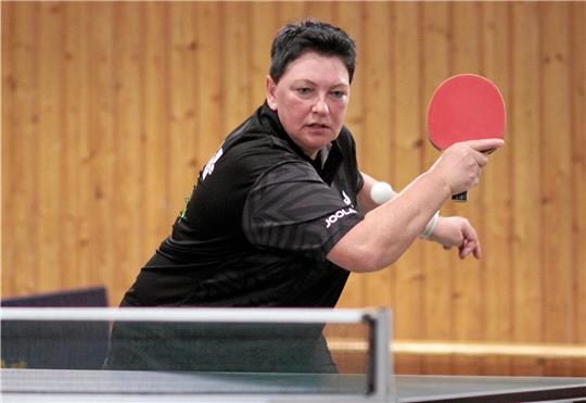 Es will einfach nicht laufen: Sabine Hohmann und der MTV Bettingerode verlieren in der Verbandsliga auch gegen den TTC Borstel. Foto: Gietemann