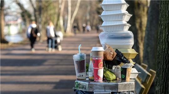 Es wird immer noch zu viel Einweg-Plastik produziert und verwendet. (Archivbild)  