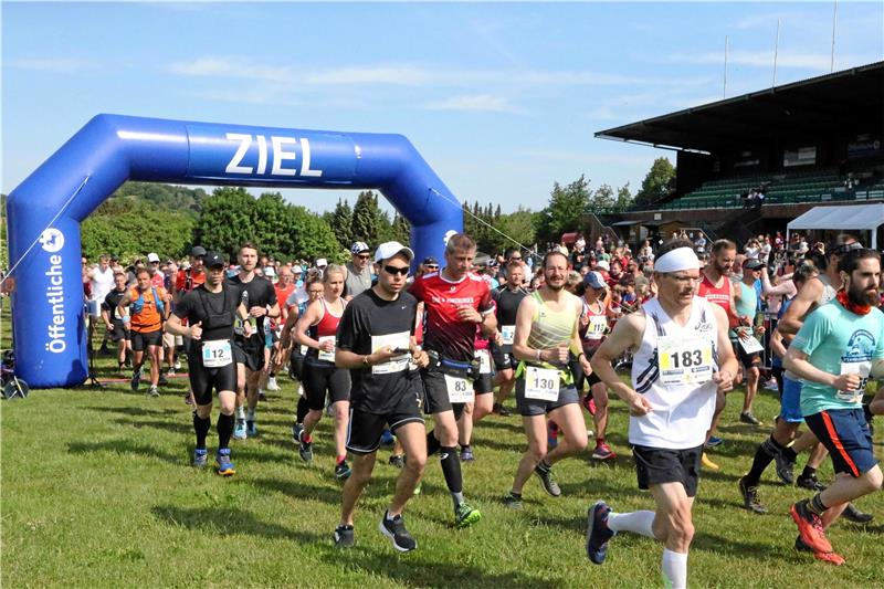Bergmarathon so beliebt wie noch nie: Fast 700 Meldungen Es wird wieder voll im Sportpark: Allein für den Halbmarathon haben bereits 185 Läuferinnen und Läufer gemeldet. Foto: Neuendorf