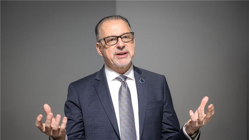 Mehr Geld, mehr Einfluss im All - Deutschlands Esa-Pläne Esa-Chef Josef Aschbacher geht optimistisch in die Verhandlungen.