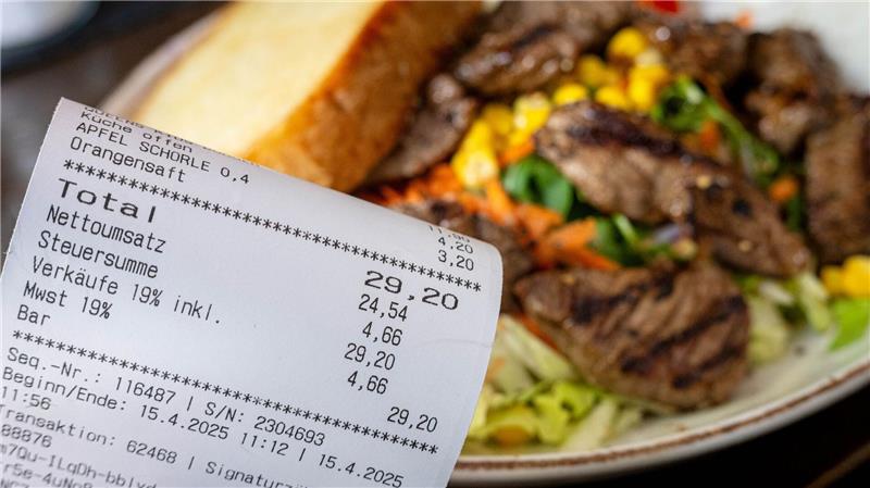 Essengehen dürfte trotz Steuersenkung nicht günstiger werden. (Archivbild) 