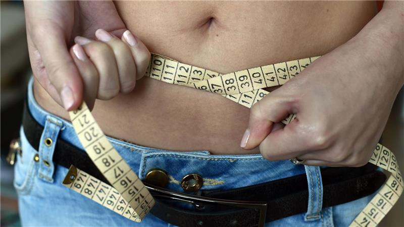 Essstörungen nehmen stark zu - vor allem unter Mädchen Essstörungen wie Magersucht, Bulimie und Binge Eating nehmen nach Daten der Krankenkasse KKH stark zu - vor allem unter 12- bis 17-jährigen Mädchen. (Symbolbild)
