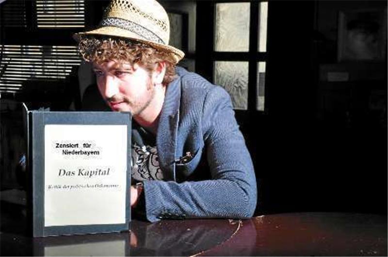 Ethno-Comedian: Tano Bokämper