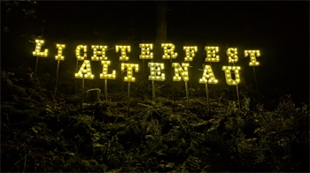 Etwa 1000 Besucher genossen beim Altenauer Lichterfest einen stimmungsvollen Sommerabend am bunt erleuchteten Okerteich.