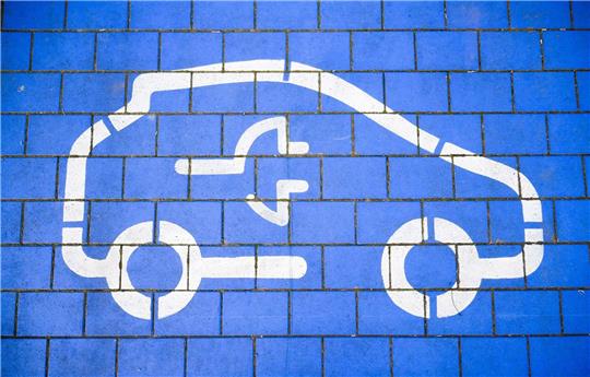Etwa jeder 35. Pkw auf deutschen Straßen ist ein Elektroauto.