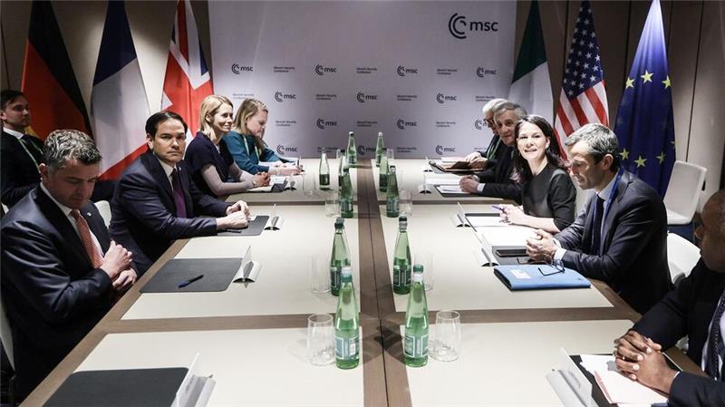 Paris: Ukraine-Treffen europäischer Länder am Montag Europa fordert Mitsprache und Beteiligung an einer Friedenslösung für die Ukraine.
