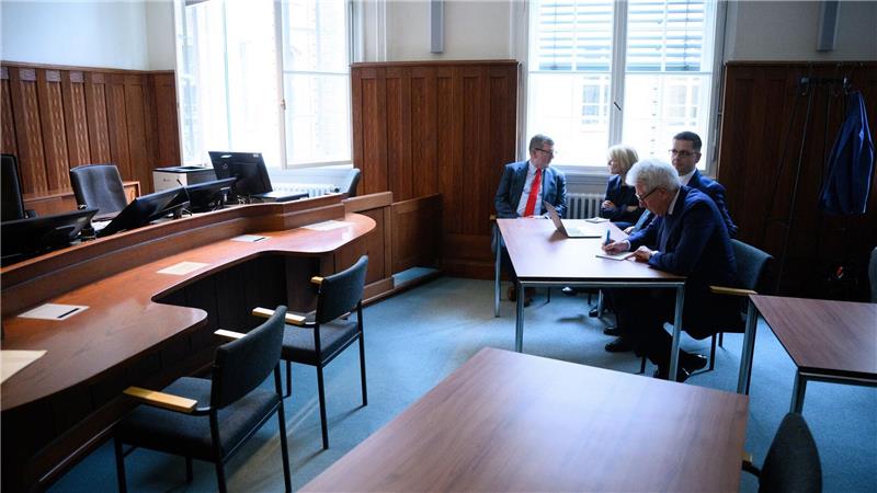 Ex-Intendantin vom RBB erzielt Teilerfolg vor Gericht, muss aber auch Feststellung von Pflichtverletzungen hinnehmen.