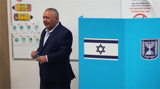 Ex-Militärchef Gadi Eisenkot bei der Stimmabgabe. 