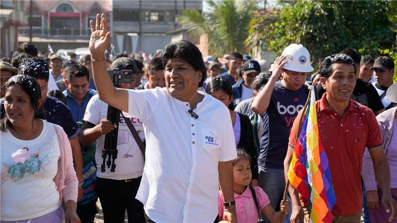 Bolivien: Stichwahl zwischen zwei Oppositionskandidaten Ex-Präsident Evo Morales durfte wegen der verfassungsrechtlichen Amtszeitbegrenzung nicht mehr antreten.