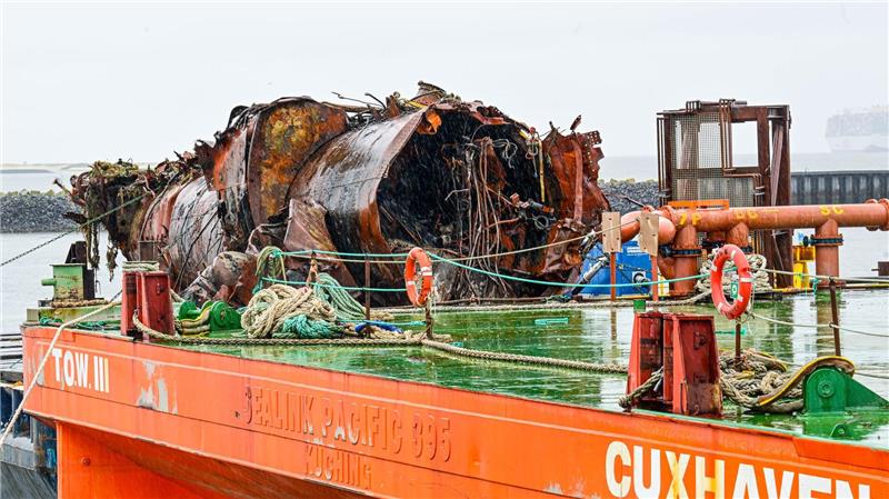Experten bergen Teil eines gut 100 Jahre alten U-Bootes Experten haben einen Teil eines 1919 gesunkenen U-Bootes aus der Nordsee geborgen.