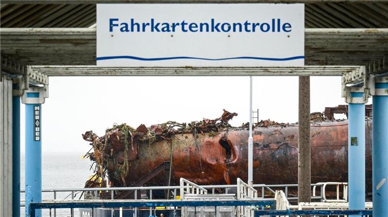 Museen mit Interesse an Exponaten von U16 Experten haben einen Teil eines 1919 gesunkenen U-Bootes aus der Nordsee geborgen.