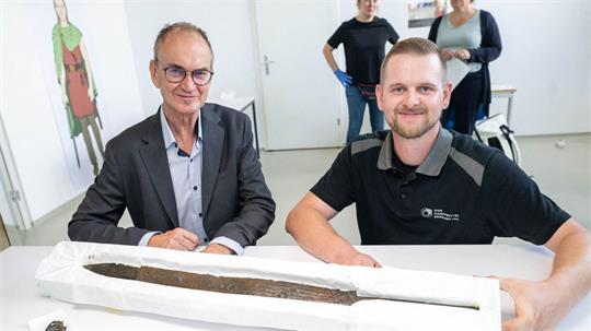 Experten haben zufällig ein uraltes, römisches Schwert gefunden. 