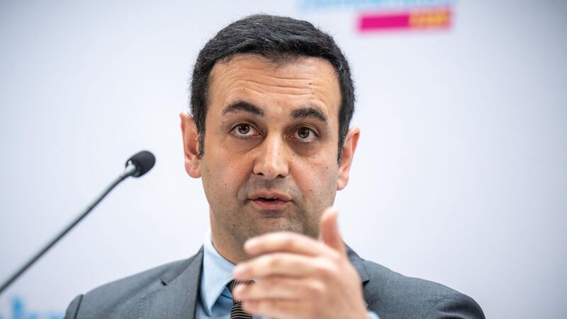 FDP-Generalsekretär Bijan Djir-Sarai fordert: „Neu ankommende Kriegsflüchtlinge aus der Ukraine sollten künftig kein Bürgergeld mehr bekommen.“