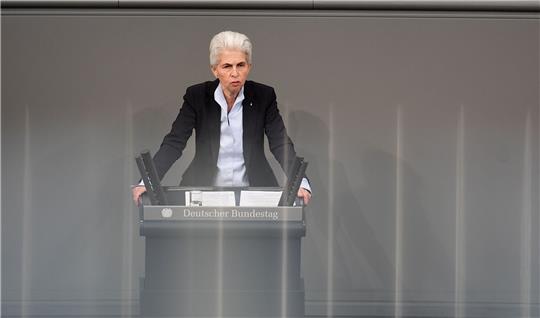 FDP-Verteidigungspolitikerin Marie-Agnes Strack-Zimmermann kritisiert das Vorgehen des Kanzlers.