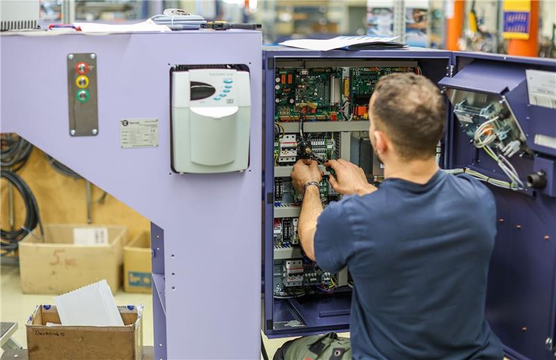 Viele Unternehmen durch Fachkräftemangel gehemmt Fachkräfte sind in Deutschland weiterhin rar.