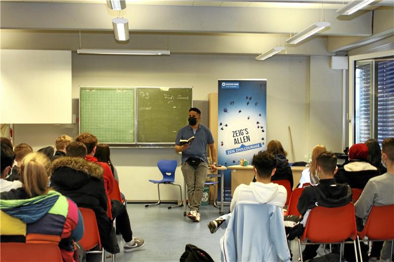 Fadi Saad kommt regelmäßig an die Deilich. Foto: Fricke