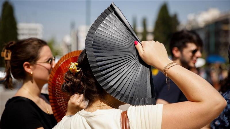 Fächer, Air Condition, Strand - anders lässt es sich nicht aushalten