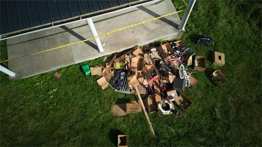 Fäkalien,Müll und 16 Kinder auf engstem Raum fanden die Behörden in diesem Holzhaus im US-Bundesstaat Ohio vor.