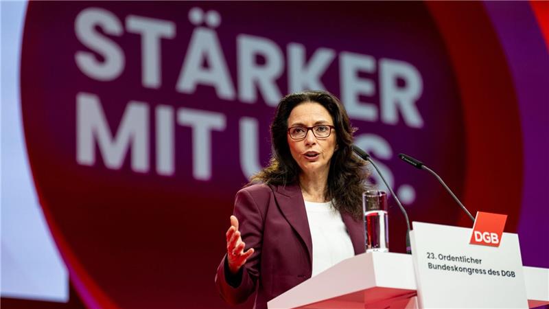 Fahimi sprach sich dafür aus, auch Privatversicherte an der Finanzierung der Krankenkosten von Bürgergeldbeziehern zu beteiligen, für die derzeit die gesetzliche Krankenversicherung mit Milliardensummen mit aufkommt.