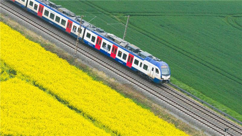 Fahrgäste der S-Bahn Hannover brauchen am Vormittag Geduld. (Archivbild) 