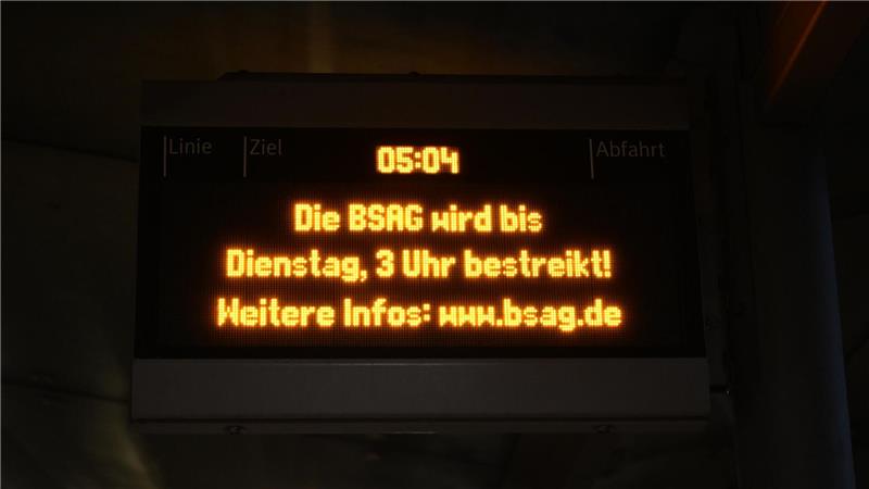 Fahrstopp für Busse und Bahnen in Bremen Fahrgäste müssen sich noch bis Dienstag, 3 Uhr, darauf einstellen, dass weder Busse noch Bahnen fahren.