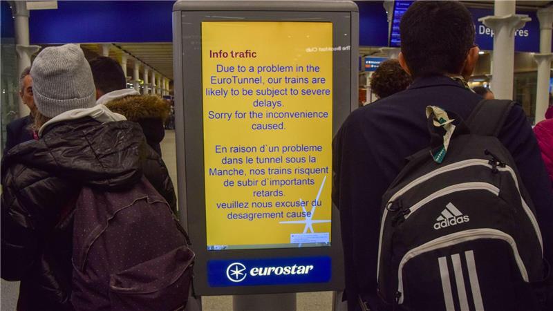 Fahrgäste wurden aufgerufen, ihre Reisepläne zu ändern.