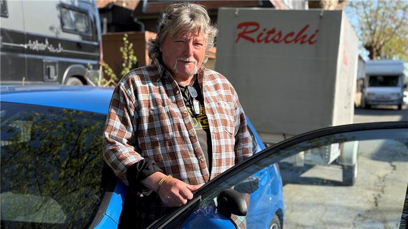 Fahrlehrer Reimund „Ritschi“ Rieche warnt davor, dass Braunlage seinen Status als Ort für Fahrprüfungen wegen des fehlenden Stoppschilds verlieren könnte.