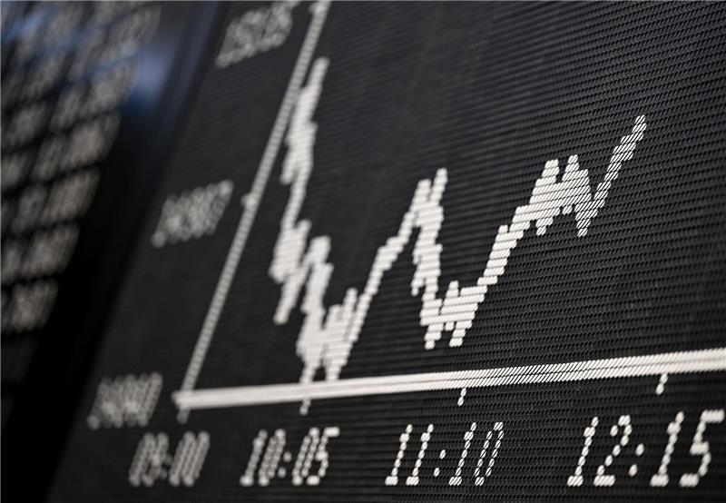 Kursrutsch an Börsen 2022: Weniger Reiche, weniger Vermögen Fallende Dax-Kurve an der Frankfurter Wertpapierbörse. Viele Reiche rund um den Globus haben im vergangenen Jahr den Einbruch der Aktienmärkte zu spüren bekommen.
