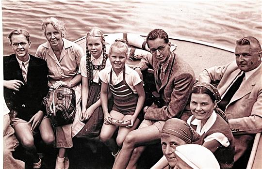 Familie Fricke bei einem Urlaub auf Juist 1950 oder 1951. Von links: Joachim, Mutter Gertrud, Ilsemarie, Ursula, Otto jr. und Vater Otto. Otto Fricke verfasste einen Erinnerungsbericht über die Apriltage 1945 in Goslar und erzählte von der Kapitulation. Foto: Privat