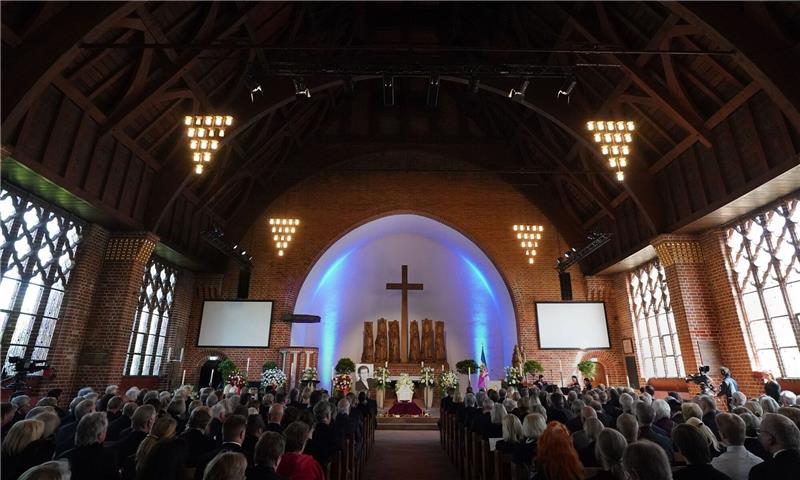 Schleswig-Holstein nimmt Abschied von Heide Simonis Familie und Weggefährten nehmen in der Kieler Petruskirche Abschied von der früheren schleswig-holsteinischen Ministerpräsidentin Heide Simonis.