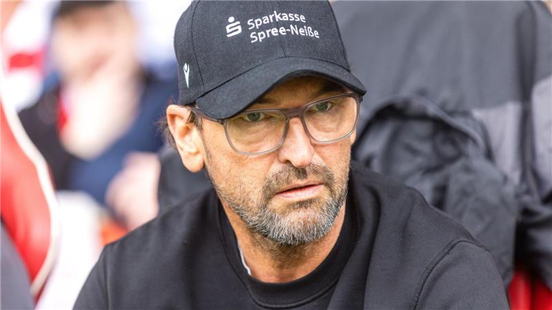 „Schande“: Rassismusskandal schockt Cottbus-Profi Butler Fand deutliche Worte zum Rassismusvorfall in München: Energie-Trainer Claus-Dieter Wollitz. (Archivbild)