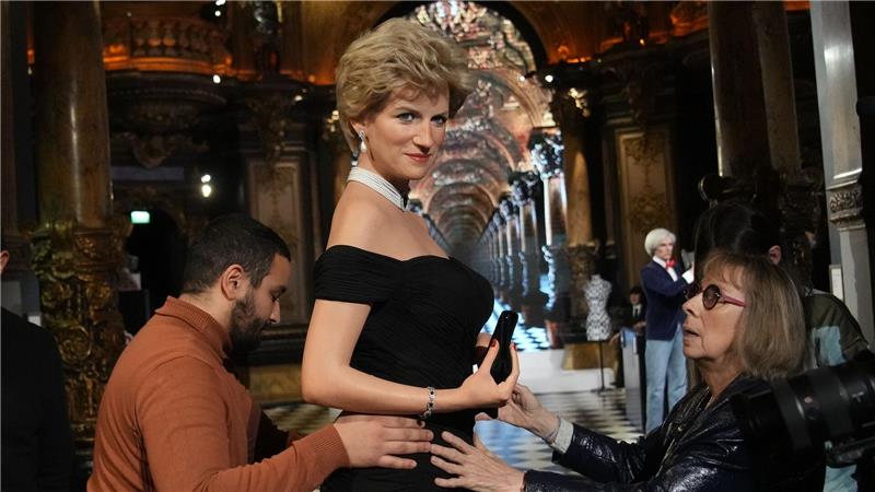 Fans von Lady Di können die Königin der Herzen künftig in einem Pariser Wachsfigurenkabinett bewundern.