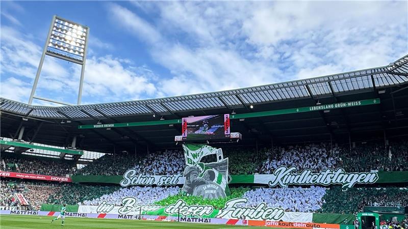 Dauerkarten zu selten genutzt: Werder geht gegen Fans vor Fans von Werder Bremen.